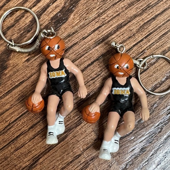 Vintage Iowa Hawkeyes Basketball Player Keychain Figurine Lot of 2 - Picture 1 of 2